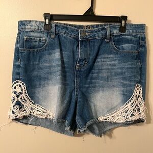 Reign shorts